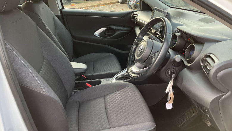 Toyota Yaris 1.5 Hybrid Design 5dr CVT Hybrid Hatchback